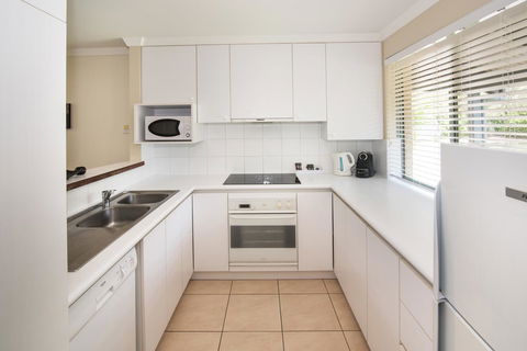Bayshore Beachside Resort - Accommodation Australia 30