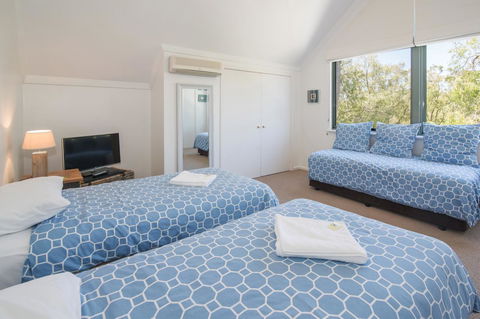 Bayshore Beachside Resort - Accommodation Australia 7