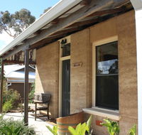 Hotham Ridge Winery and Cottages - Australia Shopping