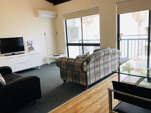 Seashore Memories - Sleeps 3 - Accommodation Australia 3