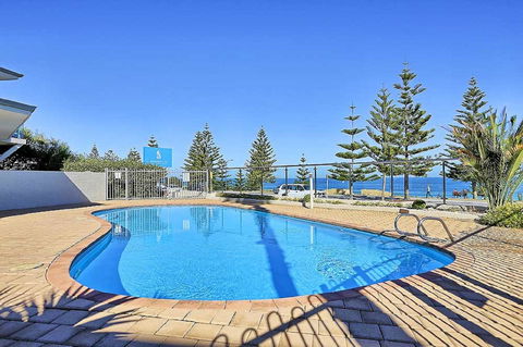 Beachfront @ Scarbs - Accommodation Australia 12