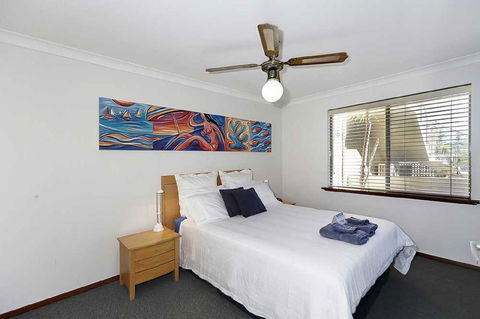Beachfront @ Scarbs - Accommodation Australia 9