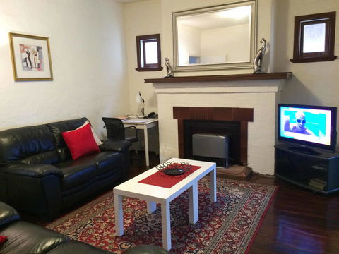 Kenata-Fairway Apartment Hotel - Local Tourism 22