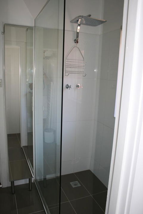 Kenata-Fairway Apartment Hotel - Local Tourism 2