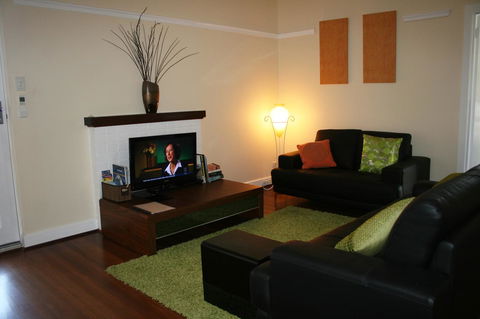 Kenata-Fairway Apartment Hotel - Local Tourism 1