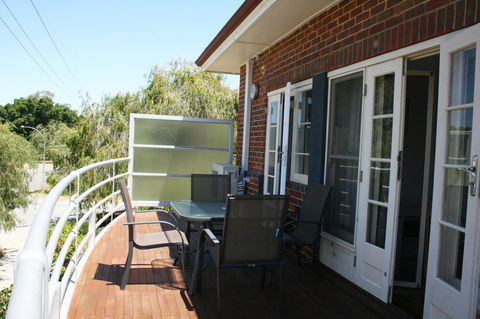 Kenata-Fairway Apartment Hotel - Local Tourism 6