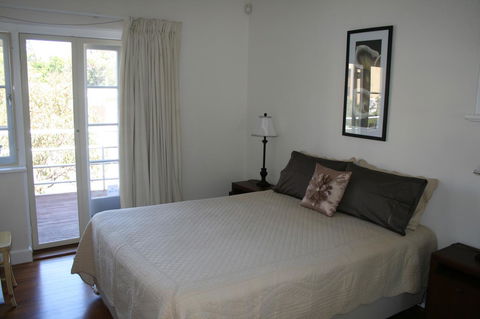 Kenata-Fairway Apartment Hotel - Local Tourism 7