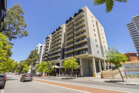 Oversized Eastend Sleeps 6 Free PARKING+POOL WIFI - Bed n Breakfasts 25