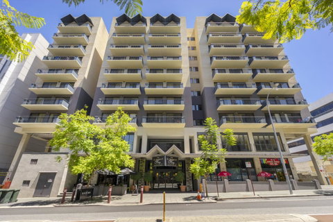 Oversized Eastend Sleeps 6 Free PARKING+POOL WIFI - Bed n Breakfasts 21