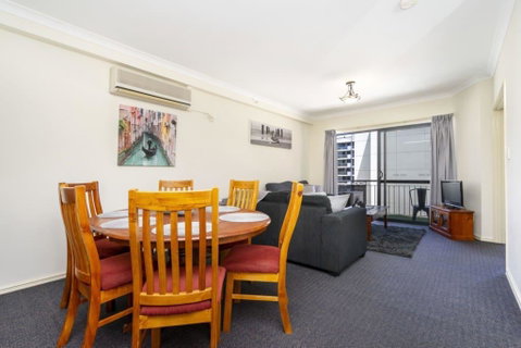 Oversized Eastend Sleeps 6 Free PARKING+POOL WIFI - Bed n Breakfasts 37