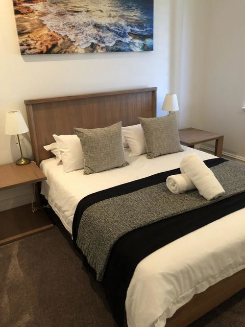 Caves Road Guest Houses - Accommodation Australia 7