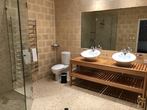 Caves Road Guest Houses - Accommodation Australia 17