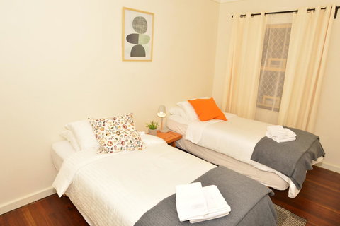 Midgard Cottage - Great Location & Close To Airport - Australia Shopping 7