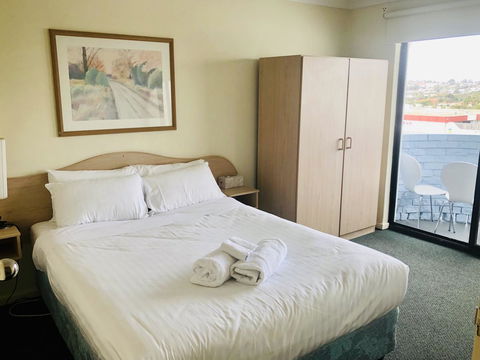 West Beach Lagoon 114 â€“ Ocean Views - Accommodation Australia 6