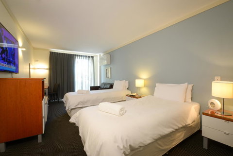 Sullivans Hotel - Bed n Breakfasts 16