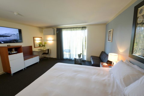 Sullivans Hotel - Bed n Breakfasts 1