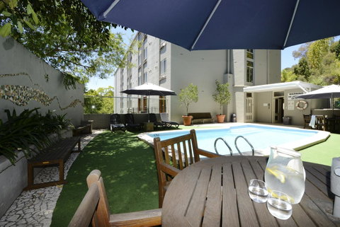 Sullivans Hotel - Bed n Breakfasts 28