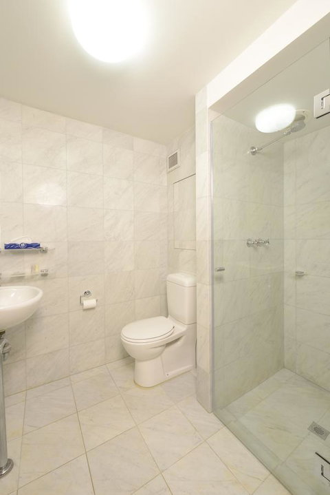 Sullivans Hotel - Bed n Breakfasts 2
