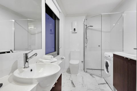 Attika Hotel - Accommodation Australia 21
