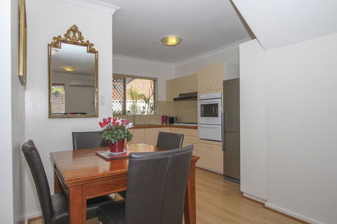 Leederville Townhouse - Accommodation Australia 1