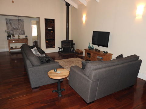 Quiet Escapes Cottages - Accommodation Australia 23