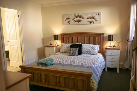 Quiet Escapes Cottages - Accommodation Australia 24