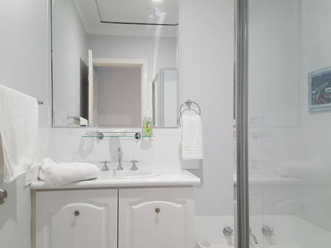 Palm Beach Bed & Breakfast - Australia Shopping 6