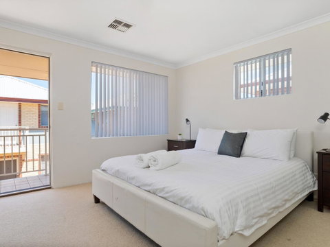 Cooper Street - Accommodation Australia 6