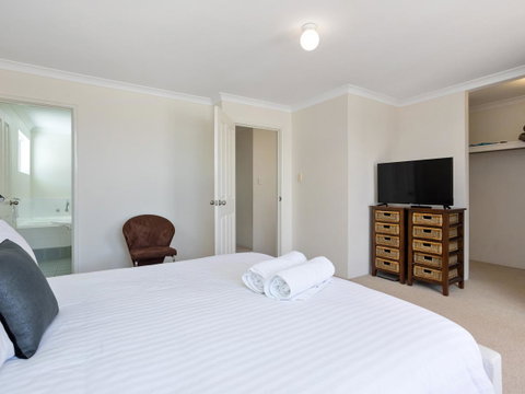 Cooper Street - Accommodation Australia 7