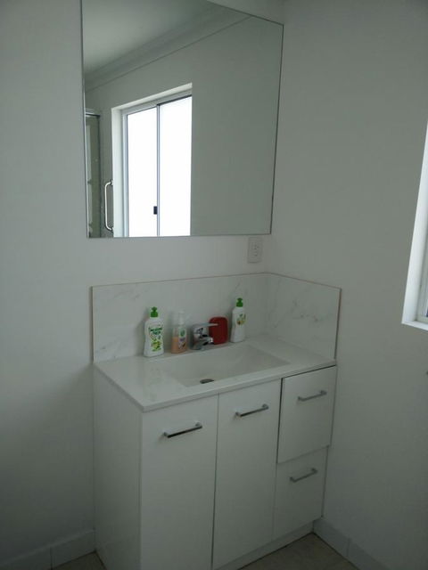 DIANELLA Budget Rooms Happy Place To Stay - Accommodation Australia 11