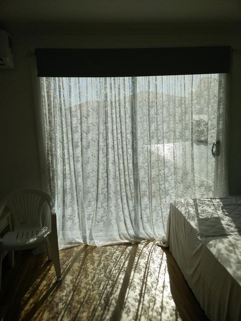 DIANELLA Budget Rooms Happy Place To Stay - Accommodation Australia 18