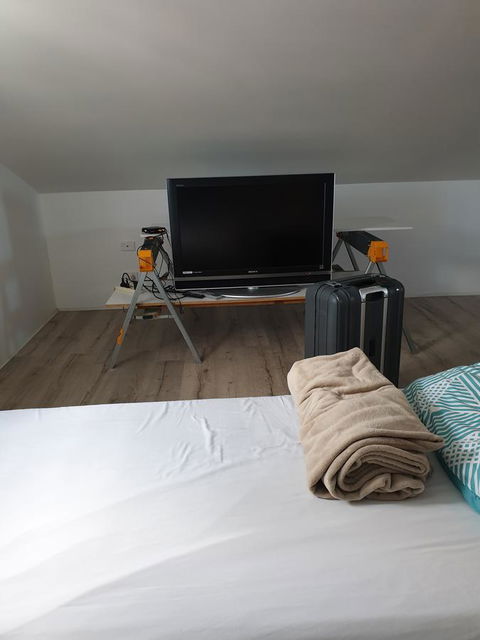 DIANELLA Budget Rooms Happy Place To Stay - Accommodation Australia 6