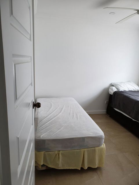 DIANELLA Budget Rooms Happy Place To Stay - Accommodation Australia 1