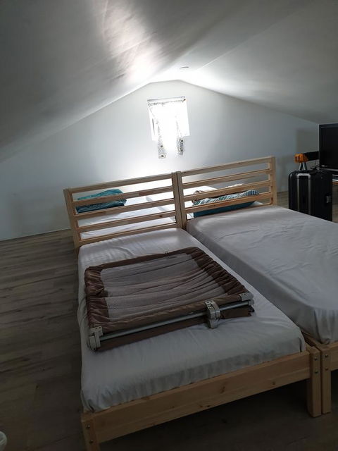 DIANELLA Budget Rooms Happy Place To Stay - Accommodation Australia 5