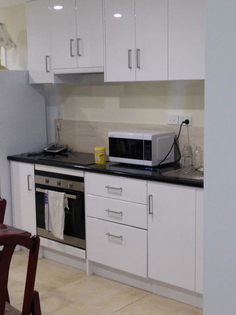 DIANELLA Budget Rooms Happy Place To Stay - Accommodation Australia 25