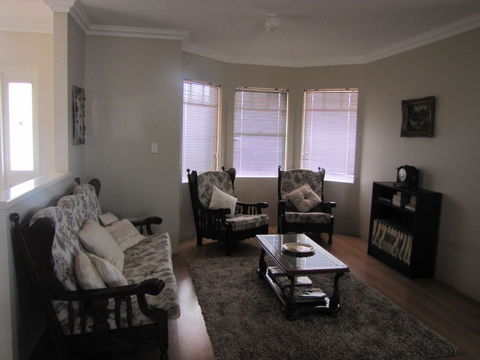 Ocean View Retreat - Accommodation Australia 21