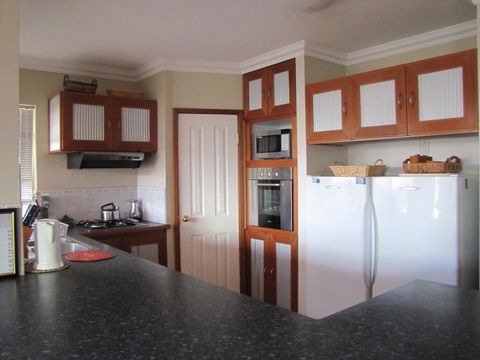 Ocean View Retreat - Accommodation Australia 3