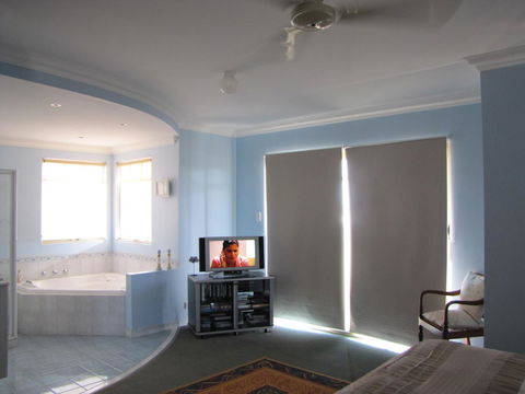 Ocean View Retreat - Accommodation Australia 7