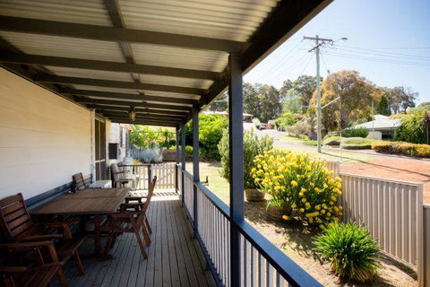 Yvonnes Rest Holiday Home - Accommodation Australia 1