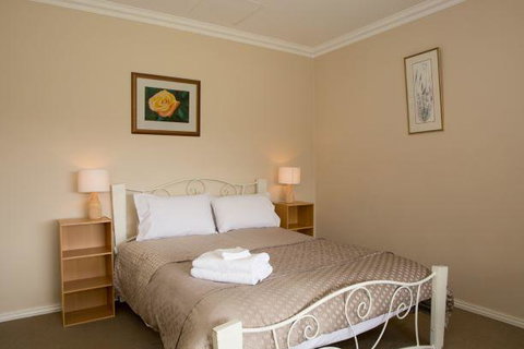 Yvonnes Rest Holiday Home - Accommodation Australia 5