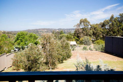 Yvonnes Rest Holiday Home - Accommodation Australia 9