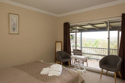 Yvonnes Rest Holiday Home - Accommodation Australia 4