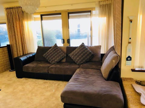LA ANCHOR ON THE CANALS (MANDURAH) - Accommodation Australia 4