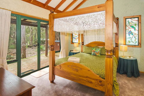 Yelverton Brook Conservation Sanctuary - Accommodation Australia 21