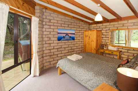 Yelverton Brook Conservation Sanctuary - Accommodation Australia 34