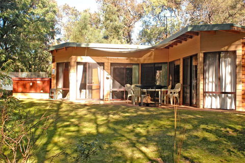 Yelverton Brook Conservation Sanctuary - Accommodation Australia 7