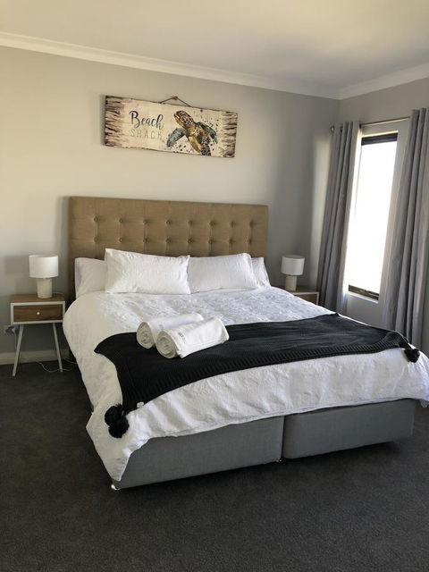 The Shak Kalbarri - Local Tourism 11