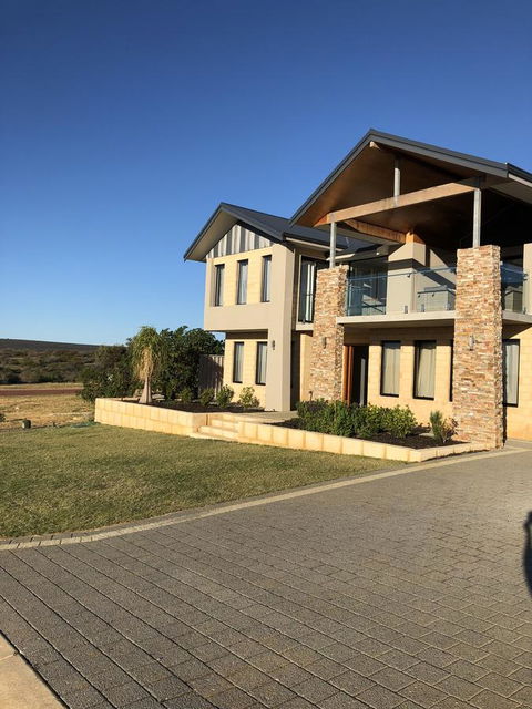 The Shak Kalbarri - Local Tourism 0