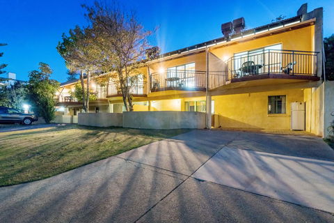 Cottesloe Beach Chalets - Accommodation Australia 2