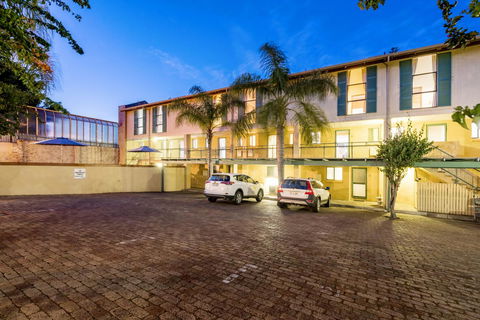 Cottesloe Beach Chalets - Accommodation Australia 9
